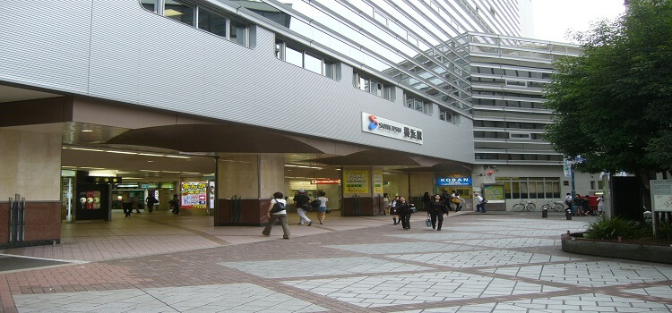 iPhone修理救急便 横浜西口店 （横浜駅みなみ西口から徒歩30秒 近く） の店舗外観写真