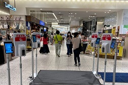 なんばマルイ店 アクセス 3：入口を入り検温と手指の消毒にご協力ください。