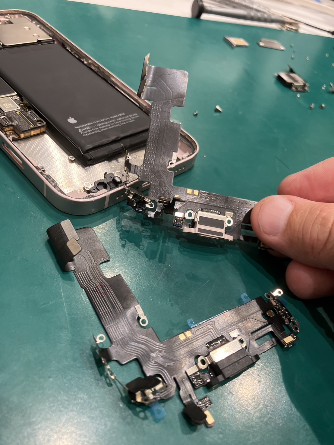 iPhone修理なら【モバイル修理 救急便】へ