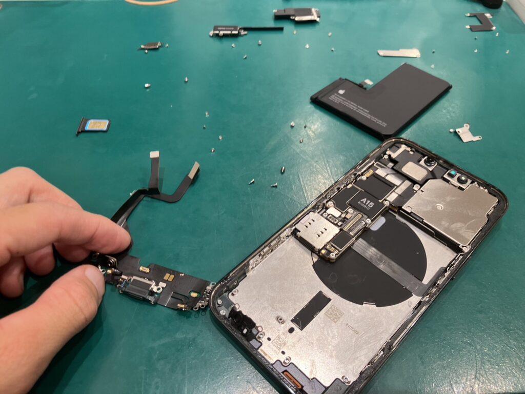 iPhone修理なら【モバイル修理 救急便】へ