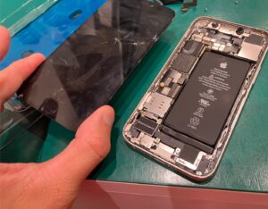 iPhone修理なら【モバイル修理 救急便】へ