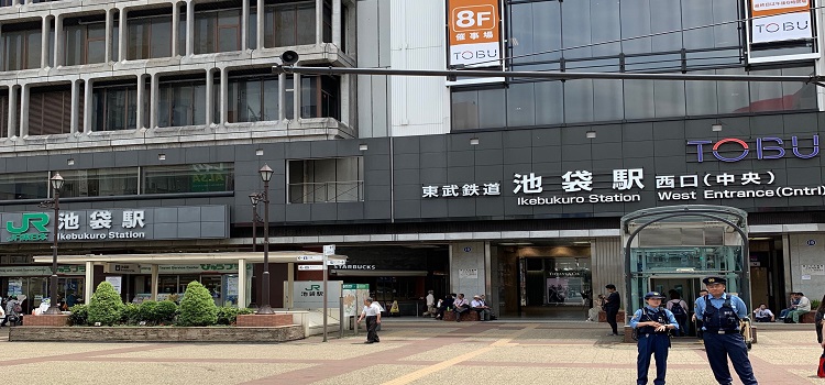 iPhone修理救急便 池袋西口地下街店 （池袋駅西口 徒歩1分 近く） の店舗外観写真