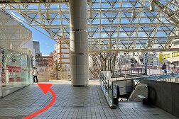 アトレ川越店 アクセス 7：左に曲がるとすぐに当店がございます。