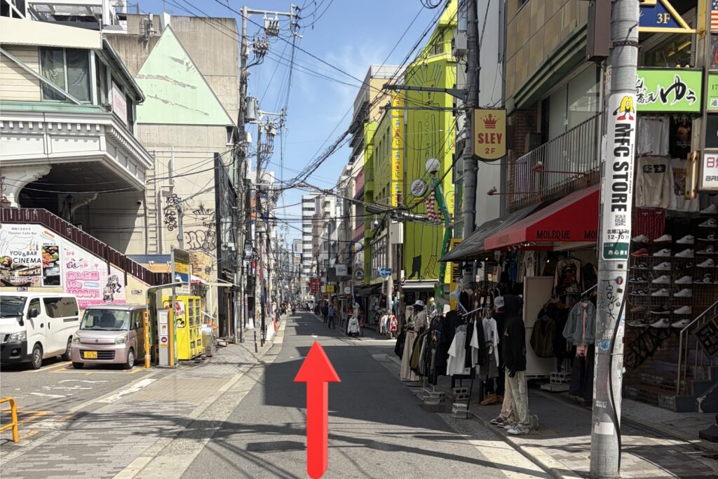 心斎橋店 アクセス 3：少し直進いただきパーキングの隣になります。