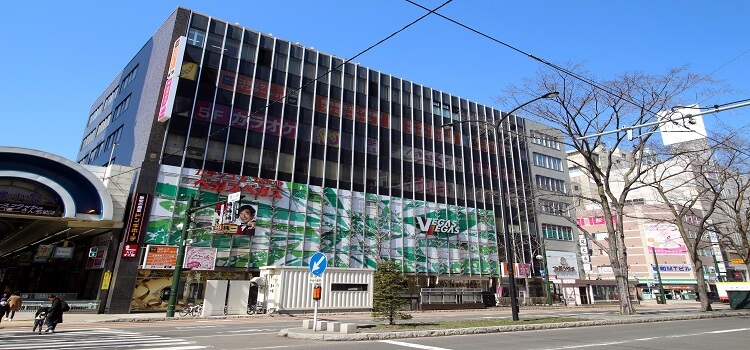 iPhone修理救急便 札幌大通ナナイロ店 （南北線 東西線 東豊線 大通駅・すすきの駅 徒歩4分 / 札幌市電 狸小路駅 徒歩1分 近く） の店舗外観写真