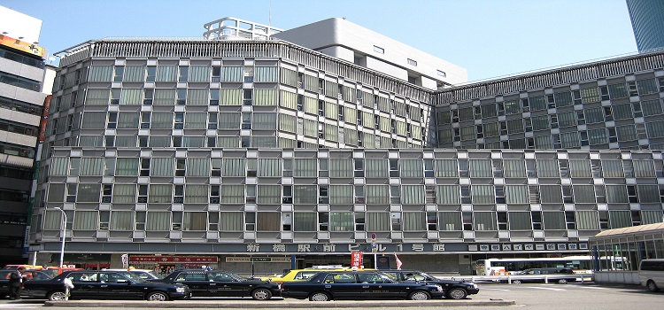 iPhone修理救急便 新橋駅前店 （新橋駅銀座口から徒歩1分 近く） の店舗外観写真