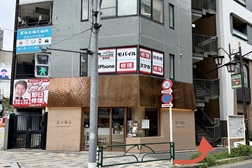 恵比寿駅前店 アクセス 6：こちらの階段より2階へお上がりください。