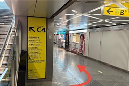 東京メトロ銀座店 アクセス 3：階段を回るとすぐに当店が見えてまいります。