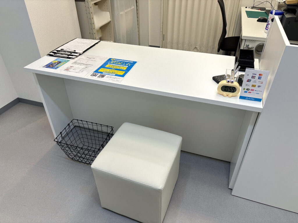 所沢でスマホ修理　店内風景