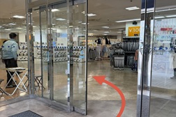 PATIO本八幡店 アクセス 4：中にお入りいただき左にお進みください。