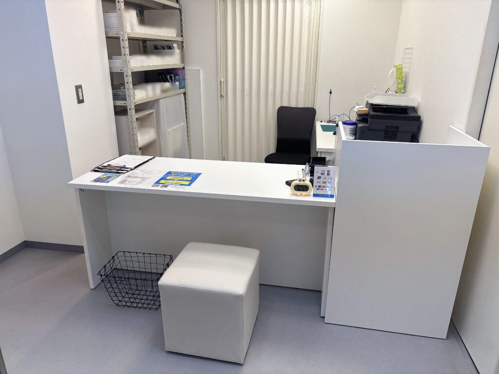 モバイル修理救急便所沢駅前店の店内/
mobile-qq-tokorozawa-store-interior