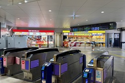 堺東駅前店 アクセス 1：南海堺東駅西口改札よりご案内します。